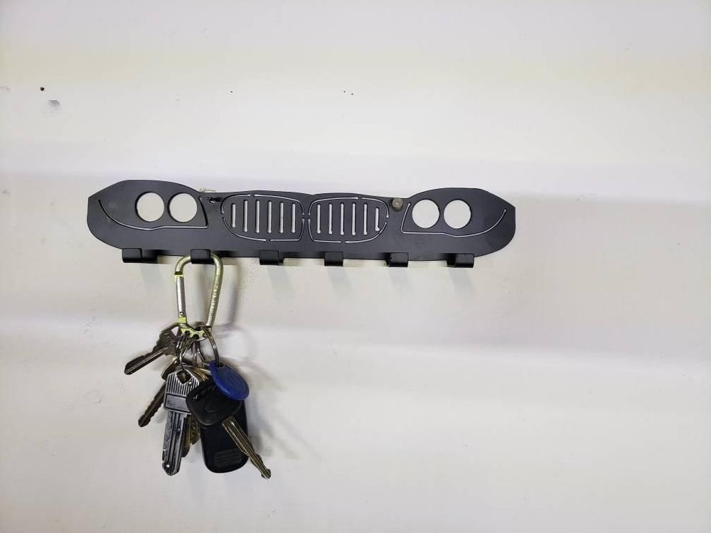 BMW E82 135i Grill Keychain Rack